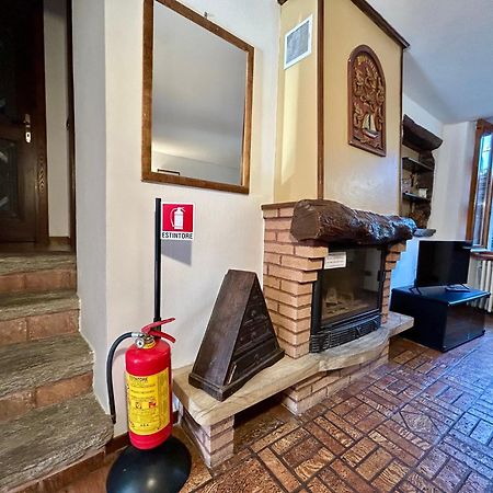 Al Civico 7 Villa Oliveto Lario Екстериор снимка